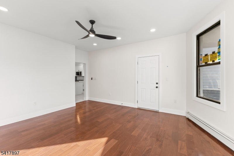 633 Lafayette Ave