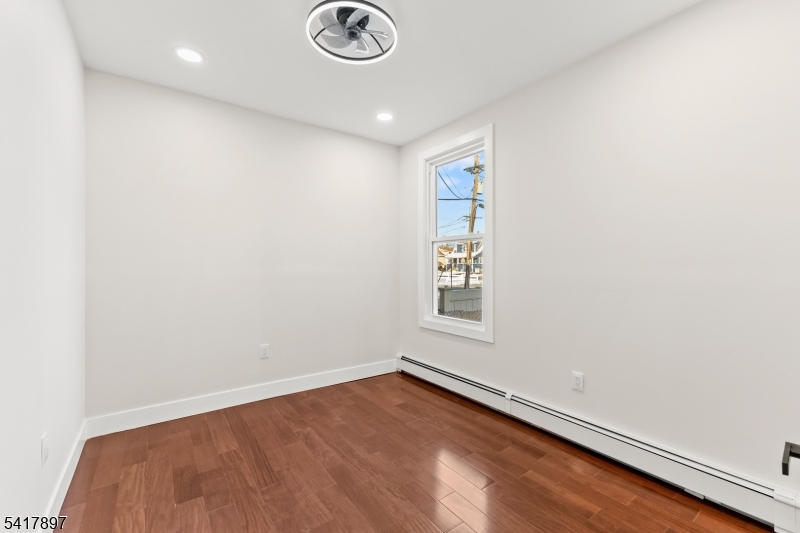 633 Lafayette Ave