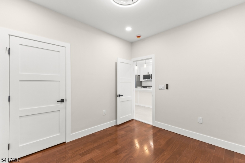 633 Lafayette Ave