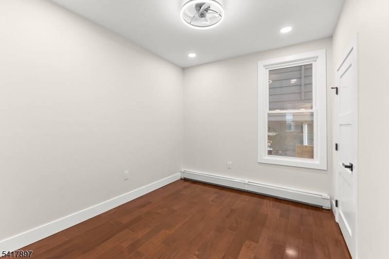 633 Lafayette Ave