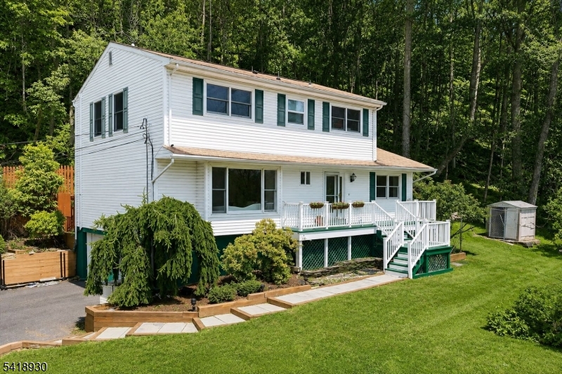 629 W Shore Trl