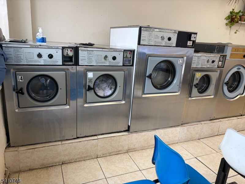 1351 Springfield Ave