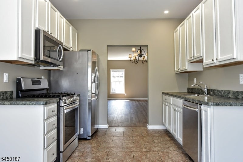 311 Cambridge Dr