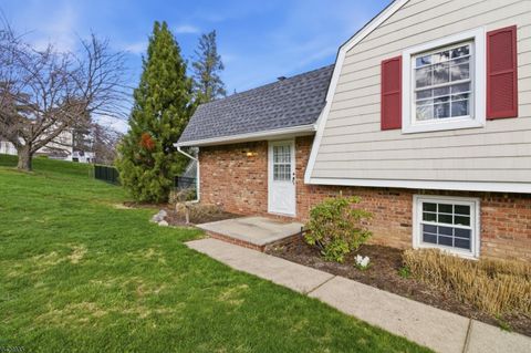 120 Carlough Rd Upper Saddle River Boro NJ 07458