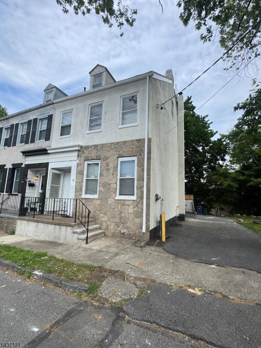 8 Hanover St