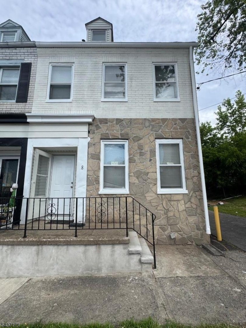 8 Hanover St