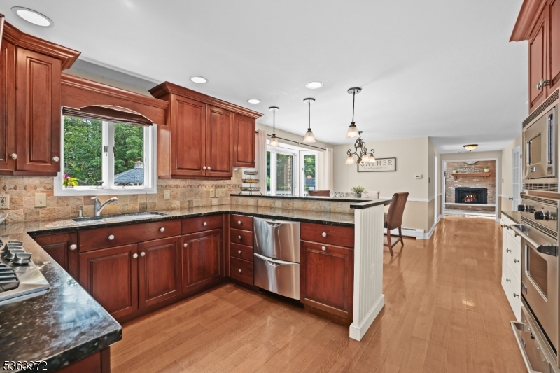 8 Fieldstone Dr