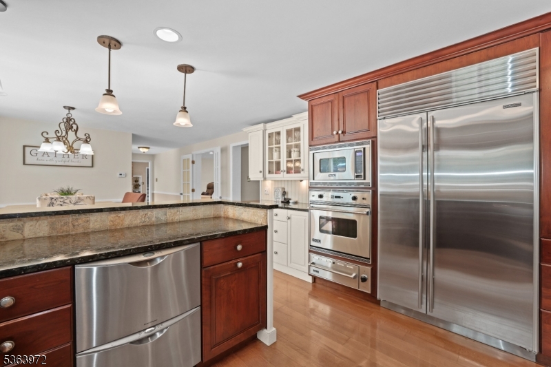 8 Fieldstone Dr