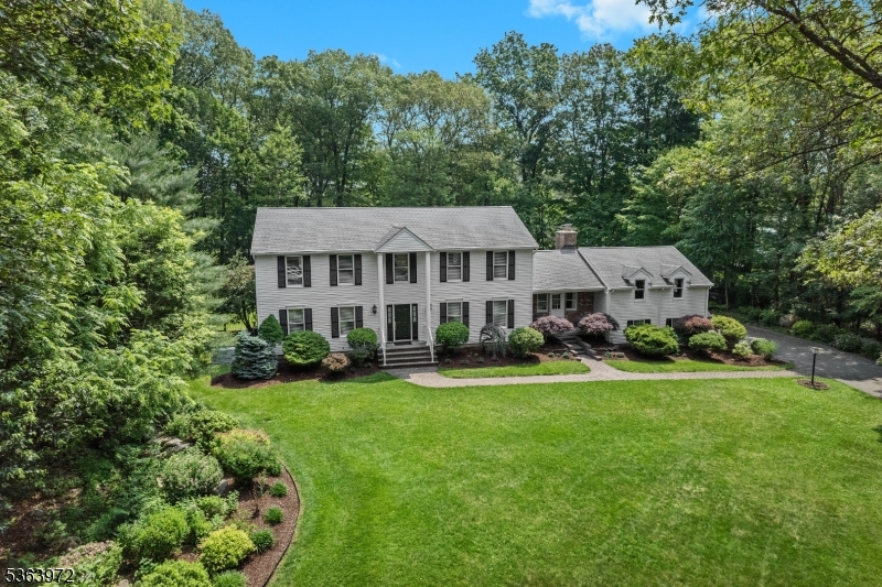 8 Fieldstone Dr