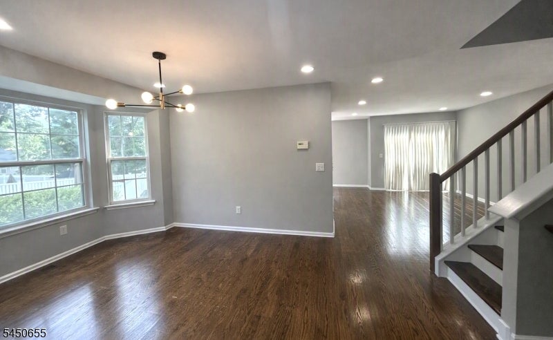2501 Vantage Ct