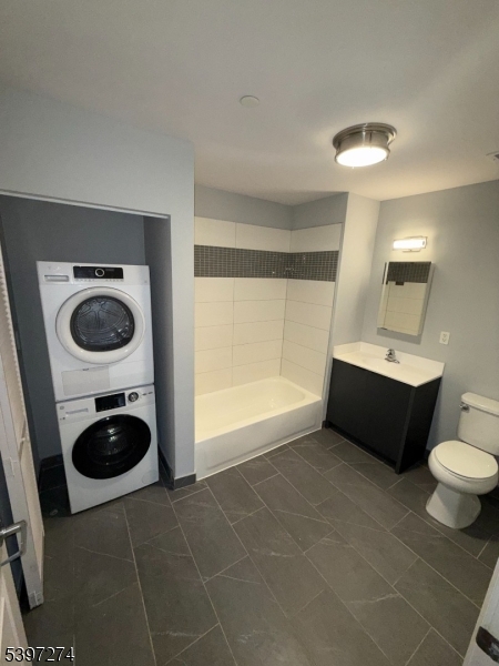 160 Lafayette St 105