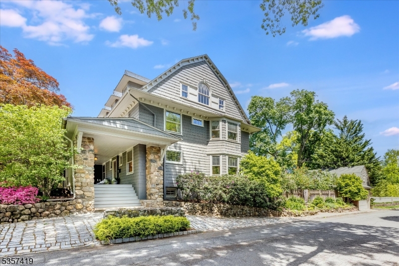 19 Brunswick Rd