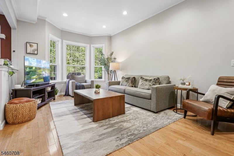 20 Kensington Dr