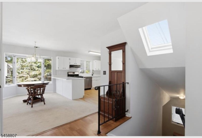 136 Changebridge Rd N8