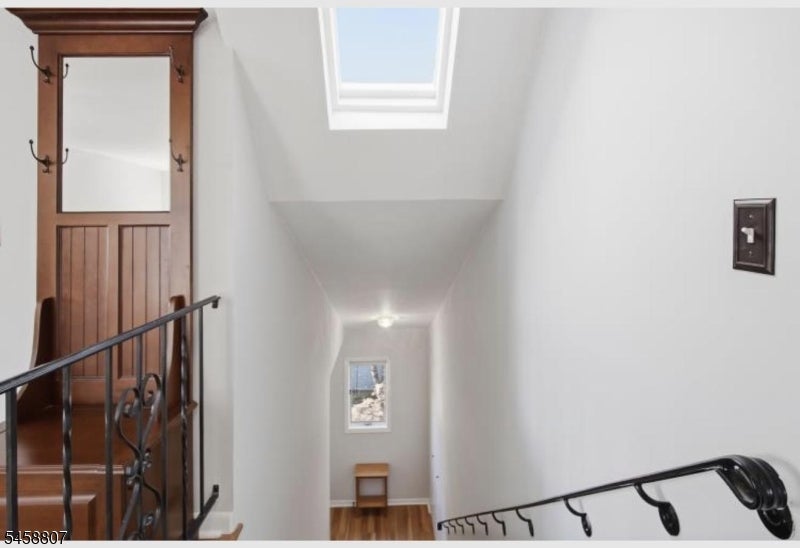 136 Changebridge Rd N8
