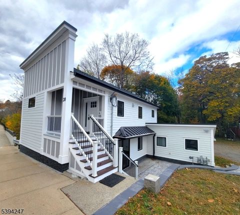 Photo of 20 Newton Ave, Sussex, NJ 07461 (MLS # 3995122)