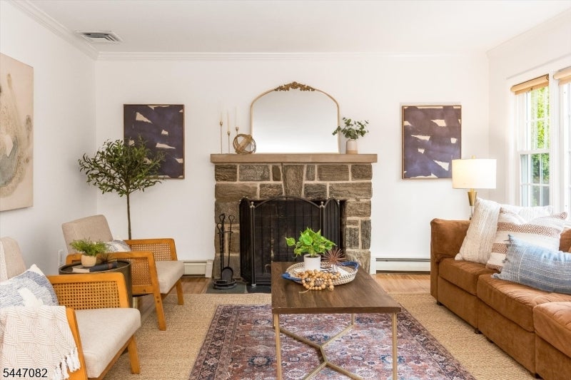 157 Laurel Ave