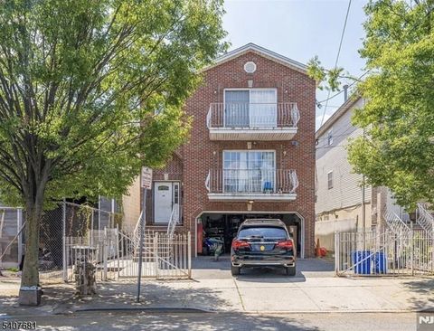 28 Branford St Newark City NJ 07114