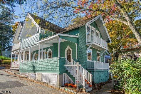 Photo of 32 Fletcher Pl, Parsippany, NJ 07878 (MLS # 3995331)