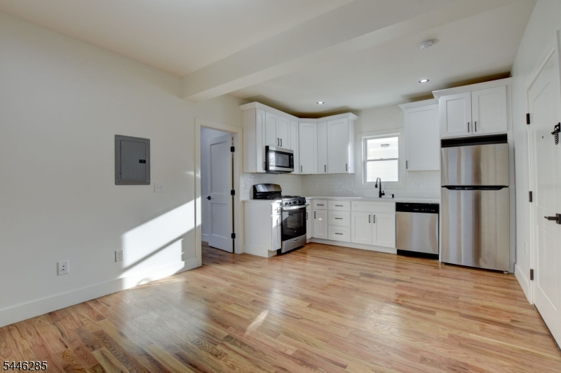 135 Forest St 1R 1R