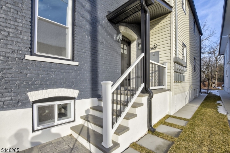 135 Forest St 1R 1R