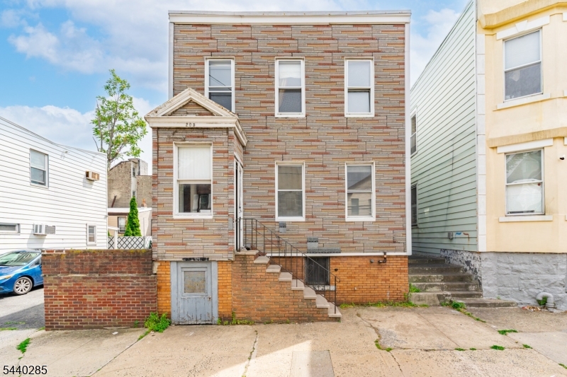 205 Beacon Ave
