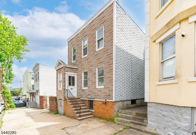 205 Beacon Ave