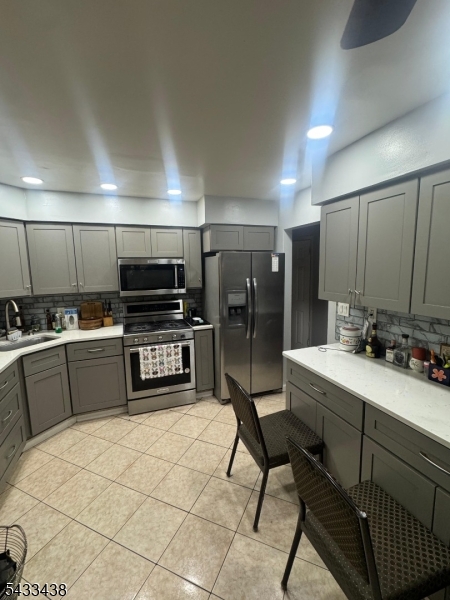22 Evelyn Ct