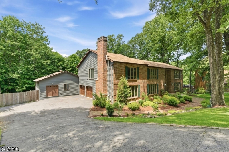 25 Timber Ln