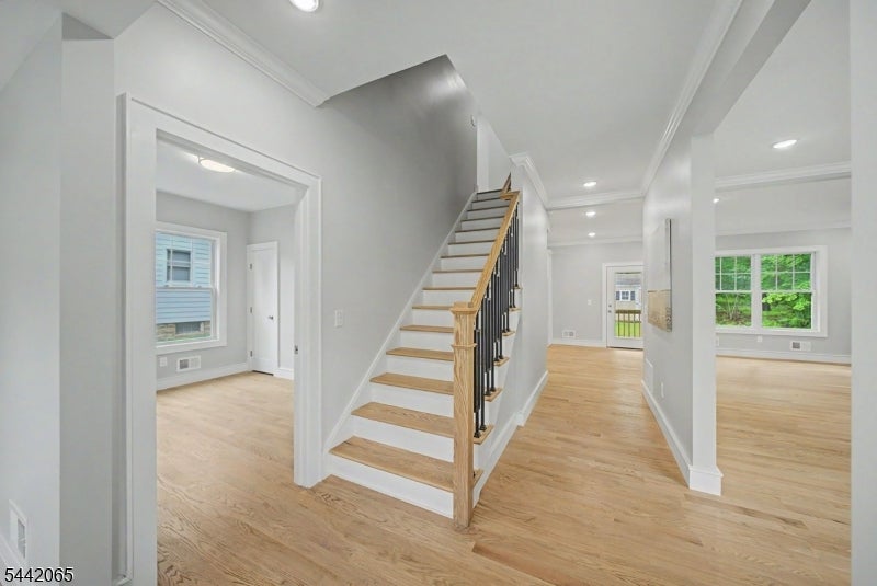 21 Willow Ave