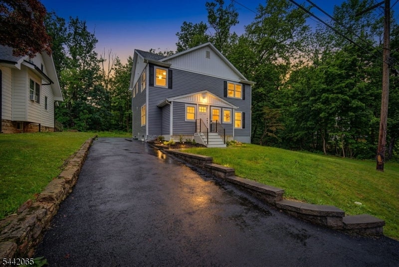 21 Willow Ave