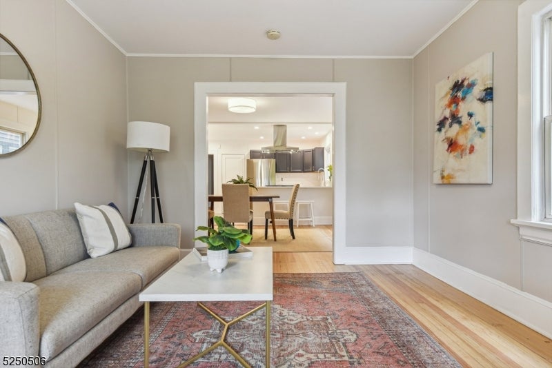 21 Central Ave 1R