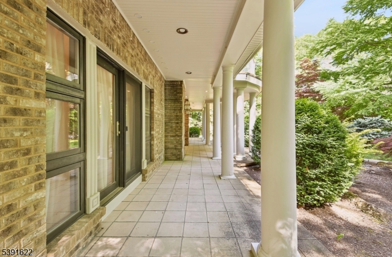 830 W Shore Dr