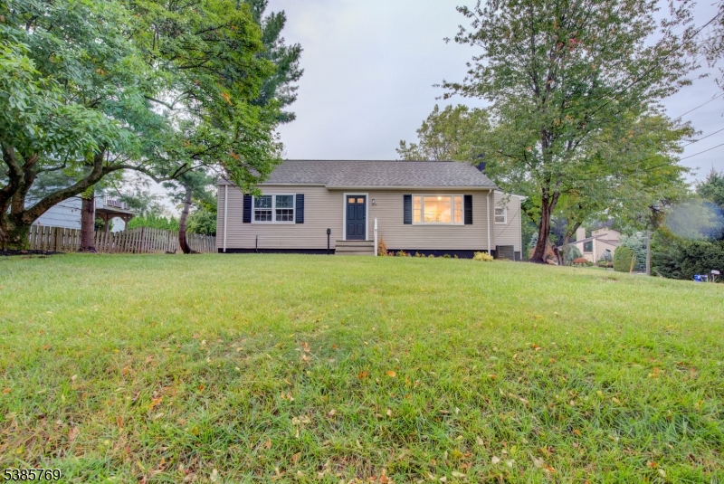 874 Mountain Ave