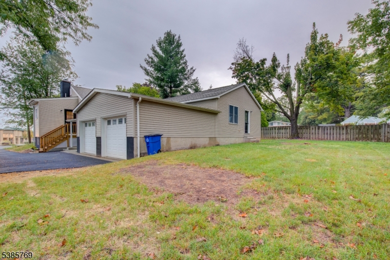 874 Mountain Ave