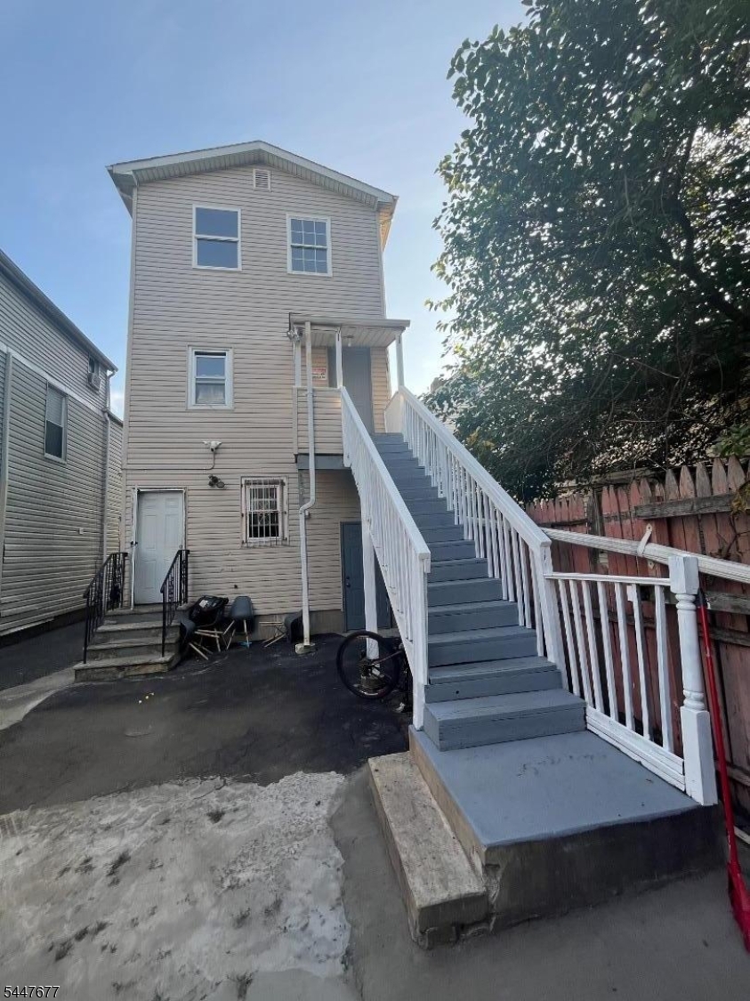 321 Fulton St 2