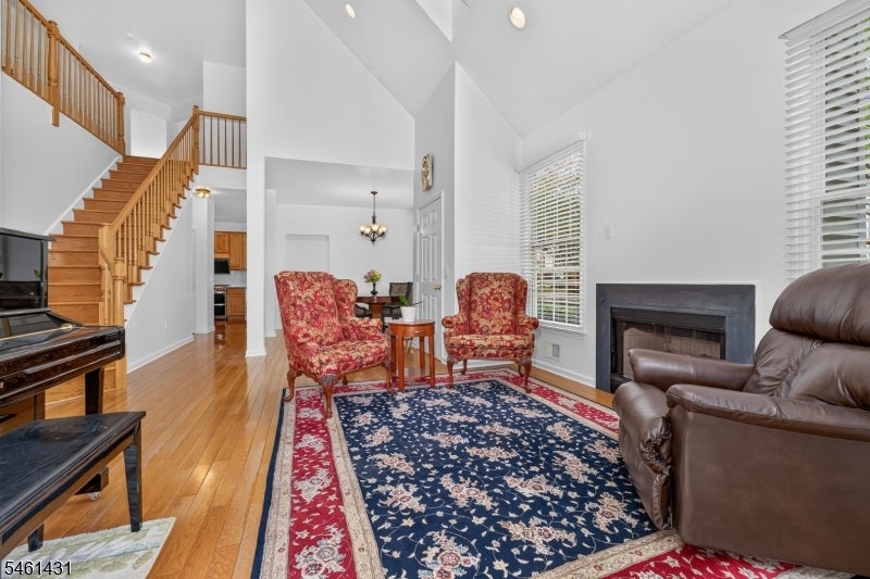 27 La Costa Dr