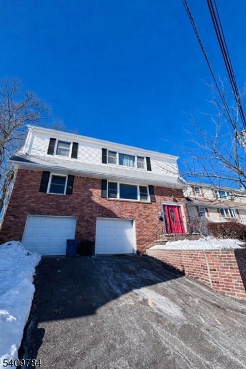 81 Lakeshore Dr Prospect Park Boro NJ 07508