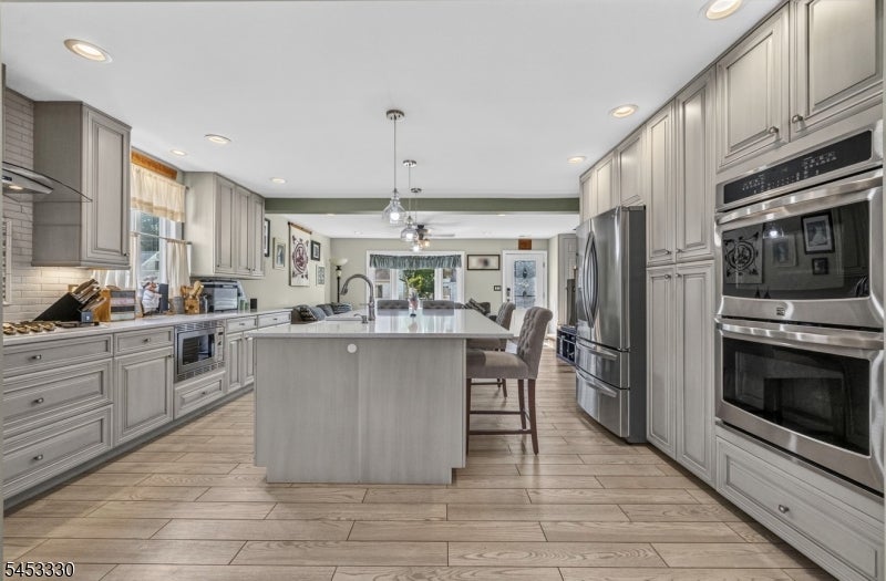 66 Redwood Ave