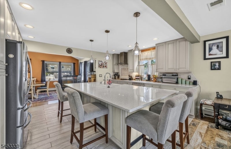 66 Redwood Ave