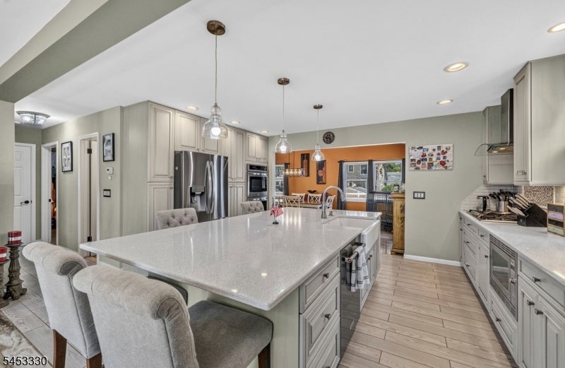 66 Redwood Ave