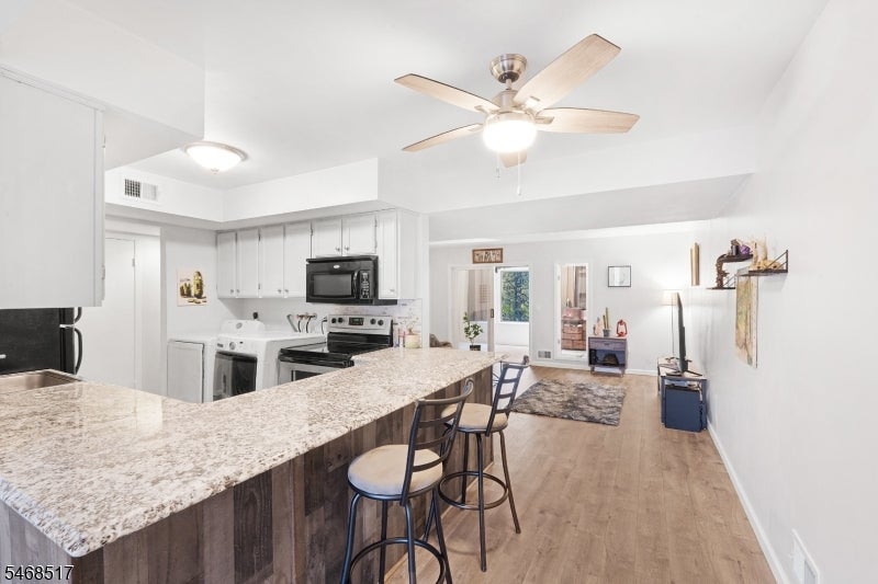 386 Mohegan Cir