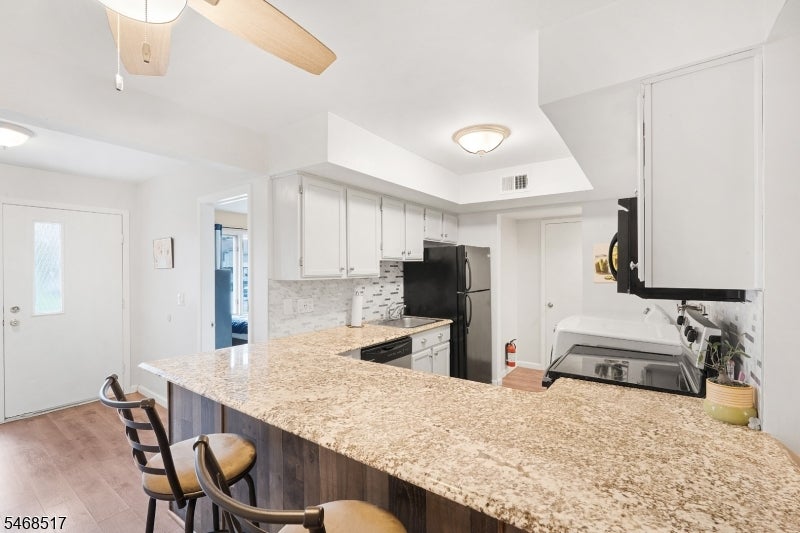 386 Mohegan Cir