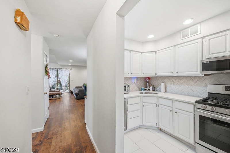 12 Mountain Ridge Rd