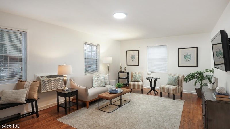 32A W Roselle Ave 32A