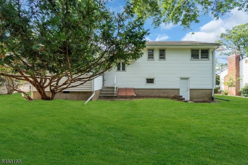 290 Arnold Ave