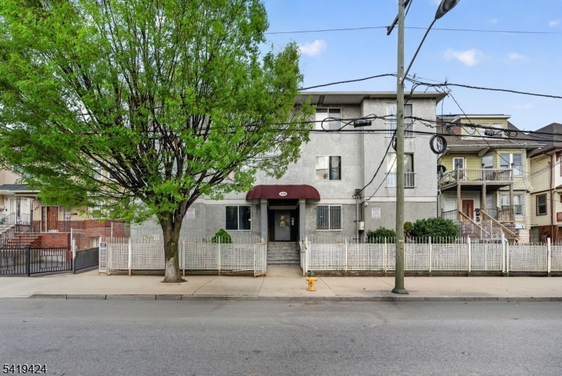 485 Broadway Unit 11 11