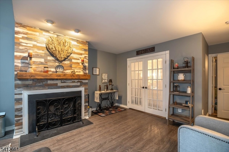 51E Beacon Hill Rd E