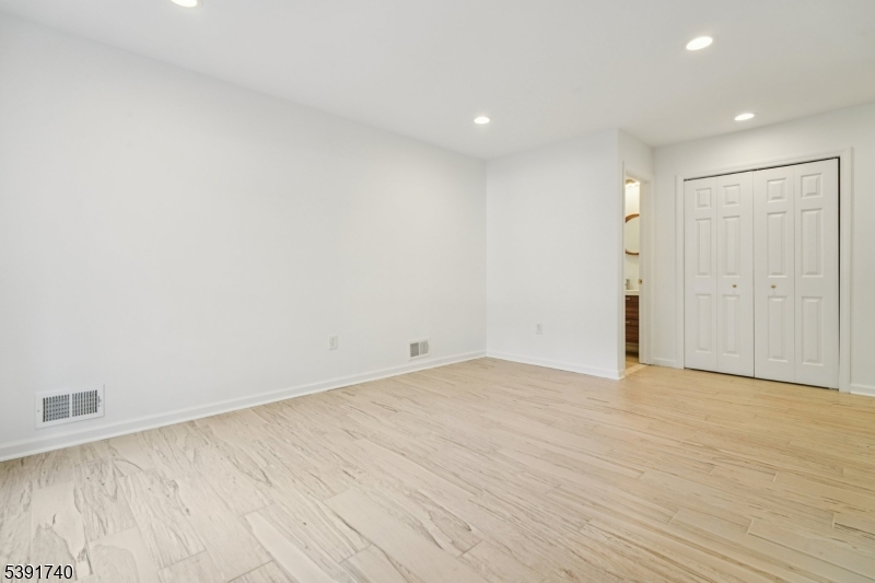 5 Rider Ct