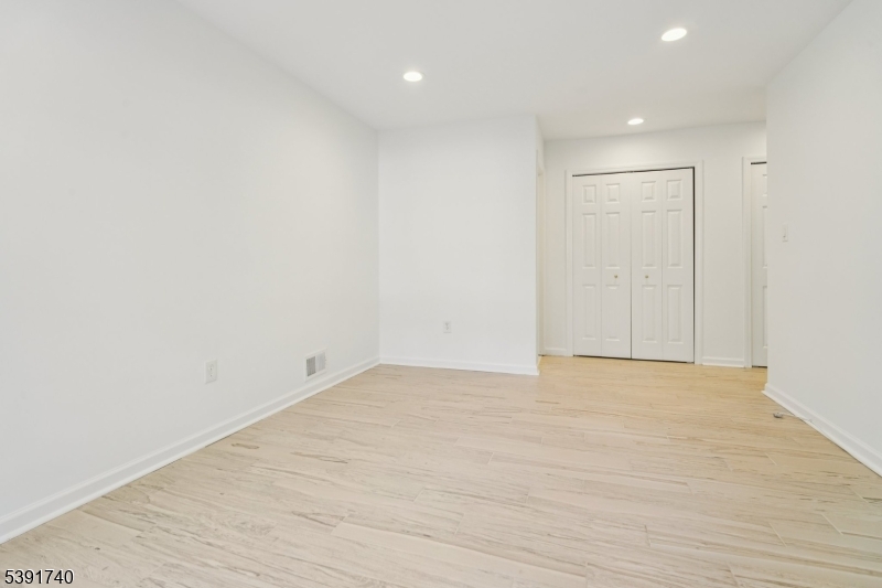 5 Rider Ct